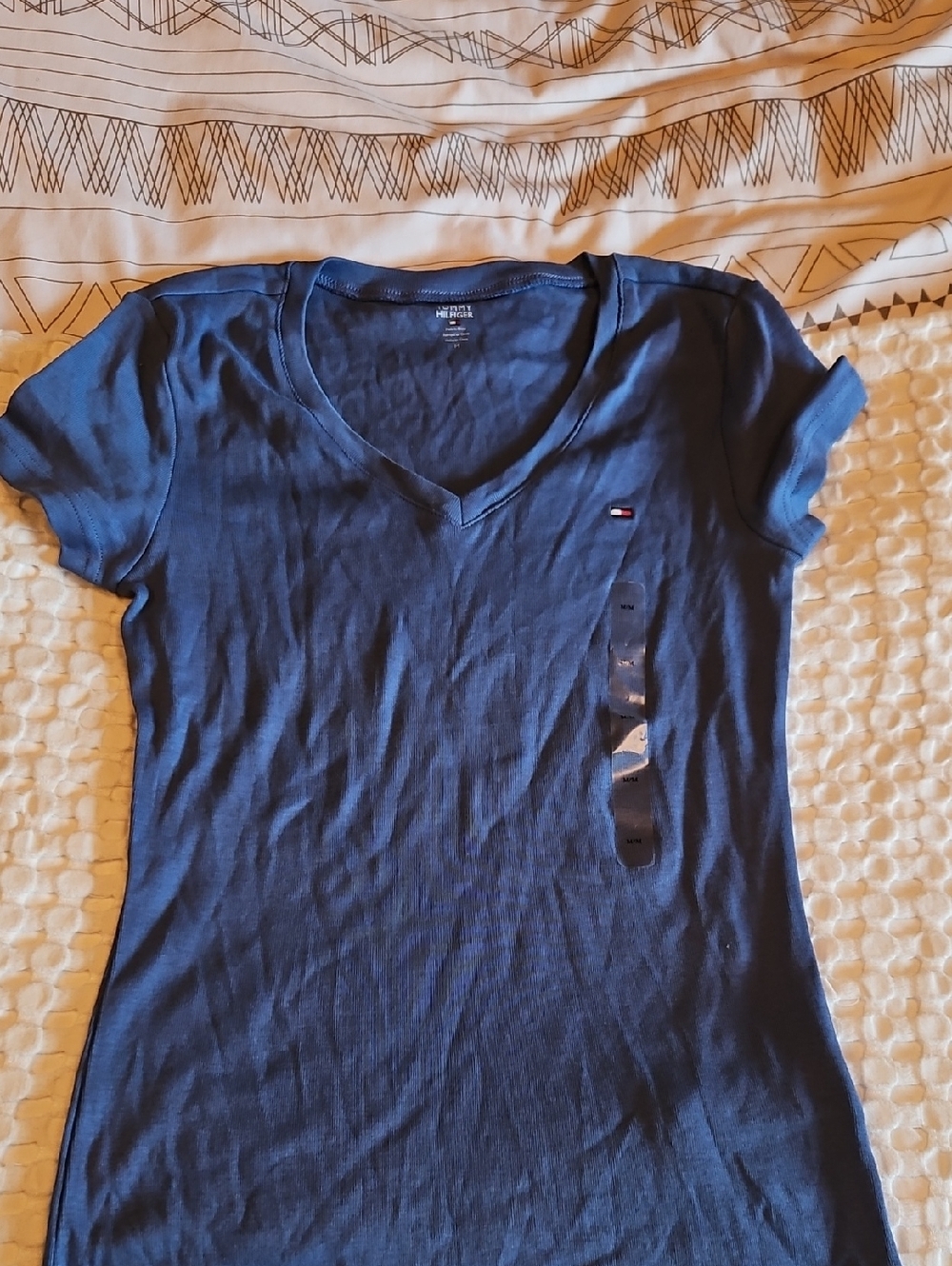 Tommy Hilfiger Women's Navy V-Neck Short Sleeve Tee with Logo Medium